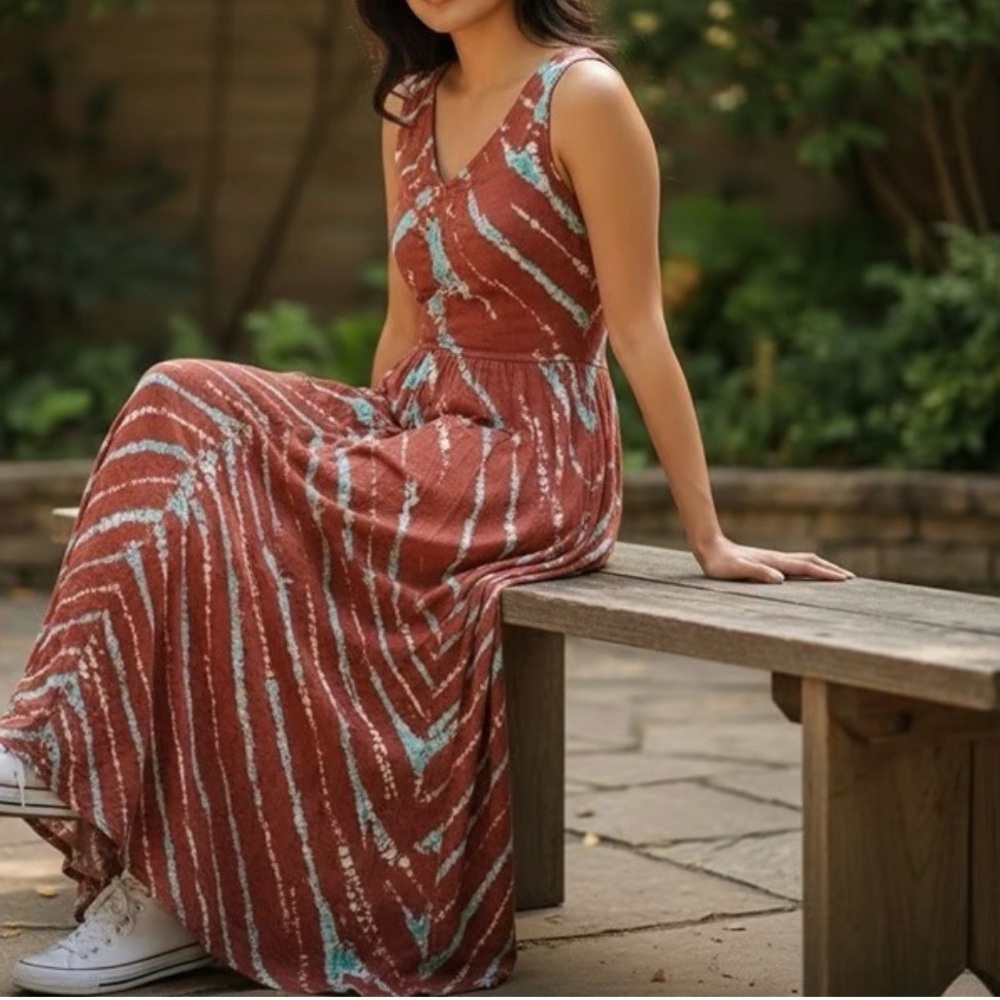 FBY Sleveless Maxi Dress in Mud Savannah Wash
Tie Dye M